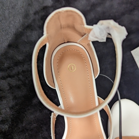 White High Heels - Picture 3 of 5
